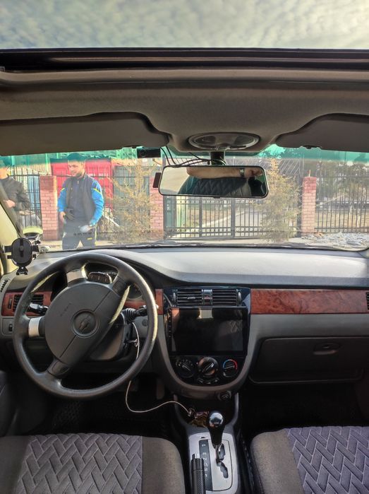 Lavetti 1.6 avtomat 3 pozitsya