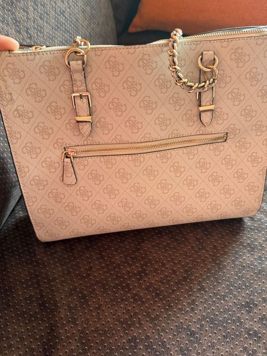 Дамска чанта Guess