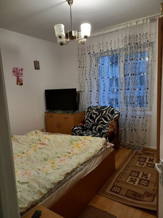Inchiriez apartament doua camere