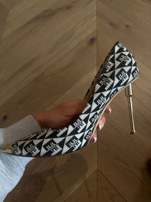 Обувки Elisabetta Franchi