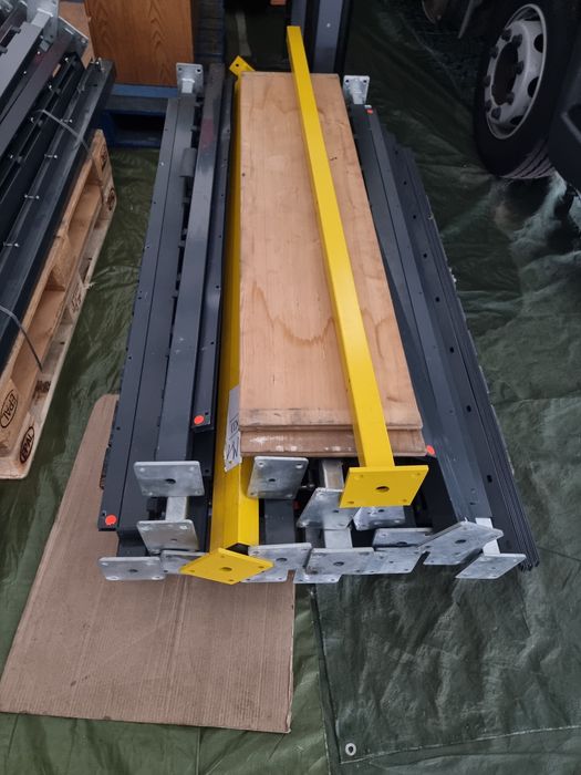 Stâlpi pentru gard cu placa