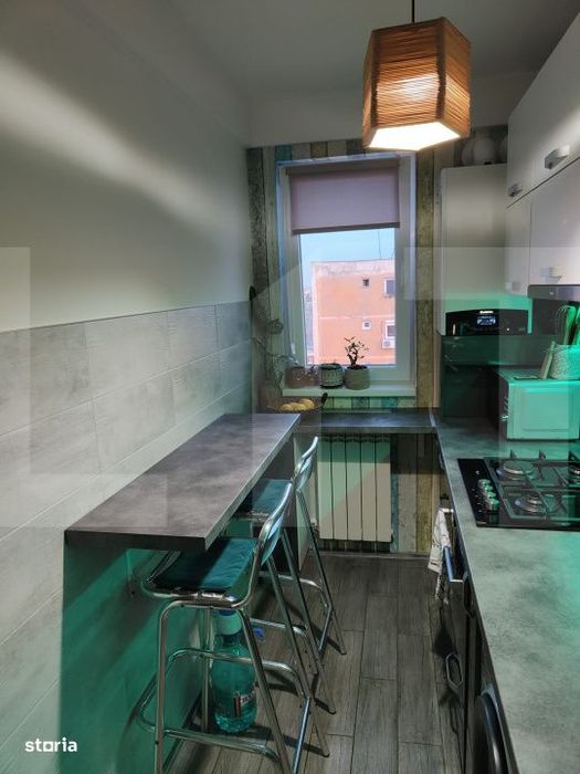 Apartament cu 3 camere, zona Aurel Vlaicu, Bloc renovat