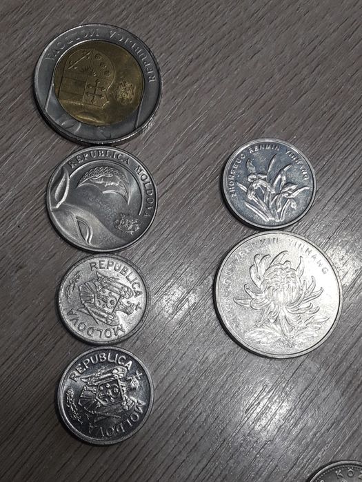 Продам набор монет