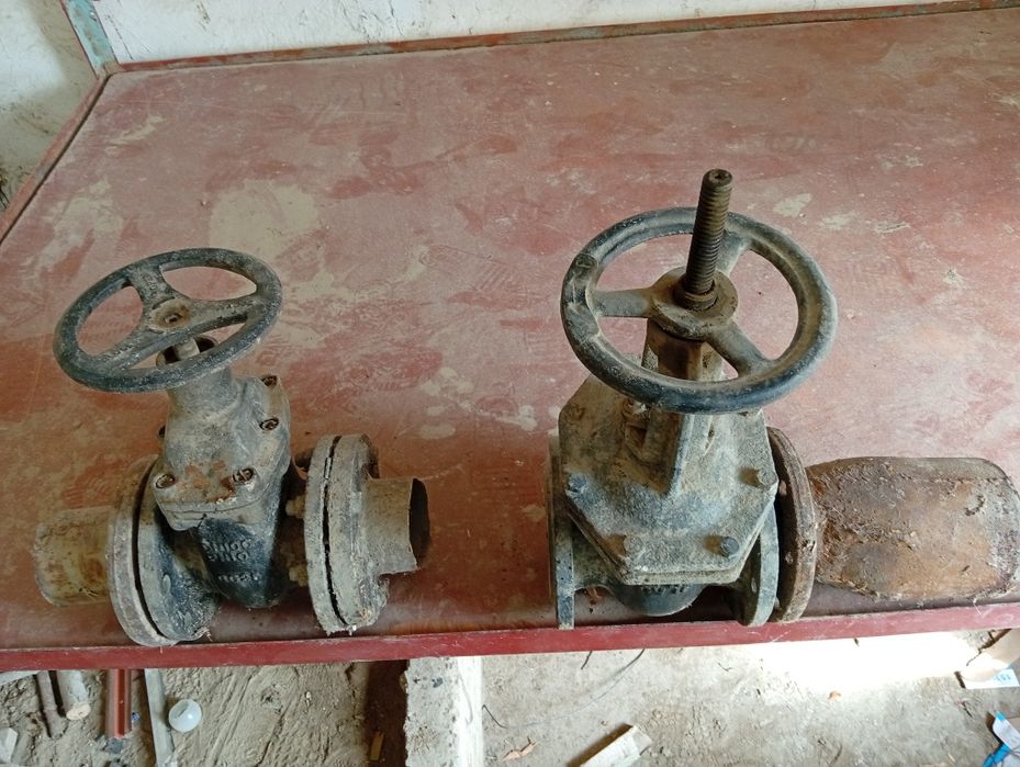 Задвижка сотилади