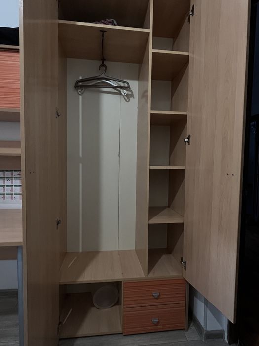 Стеллаж со шкафом в спальню