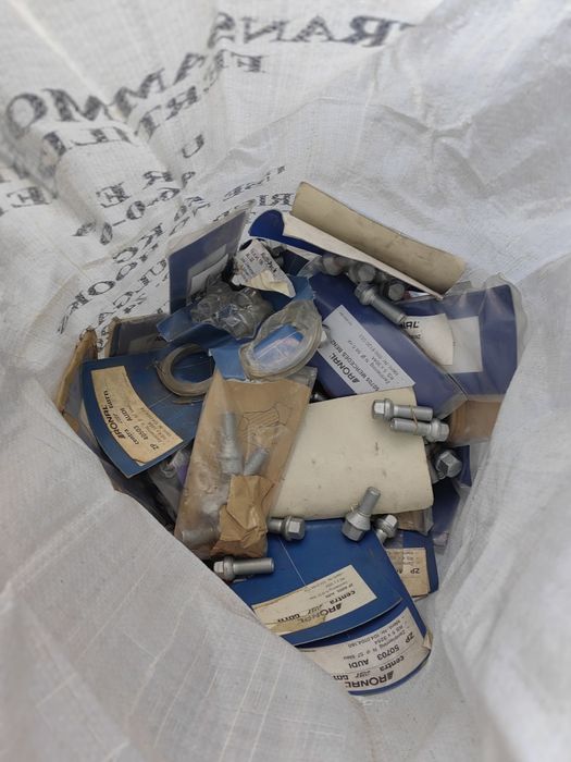 Болтове и гайки за автомобили (*нови)