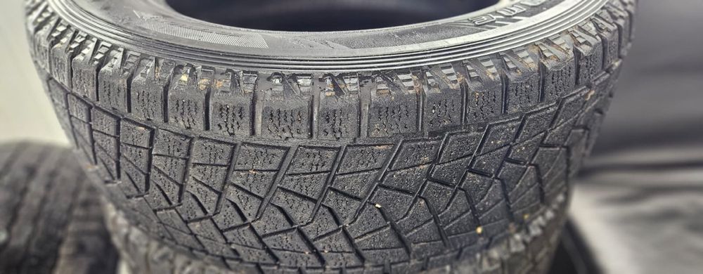 Bridgestone 275/60/18 зимние липучки