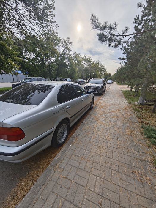 Продаётся BMW 523i