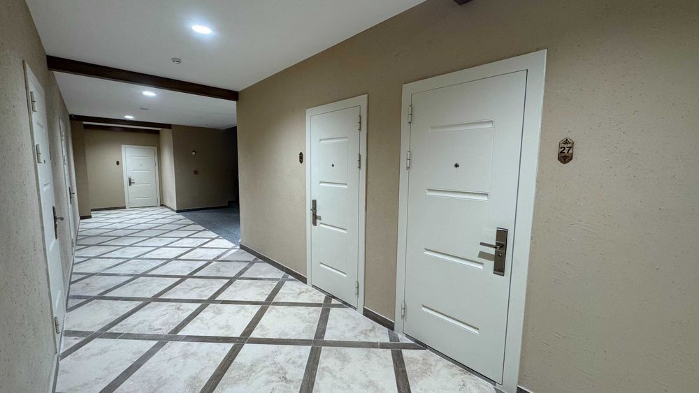 Сдаётся новая 1-комнатная квартира-студия (ориентир — Хаст-Имам).