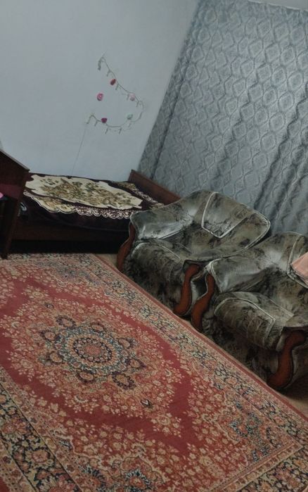 Девушку на подселение