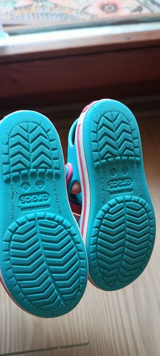 Сандали crocs  25