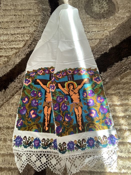 Cingeu de pus pe cruce cu Iisus Hristor