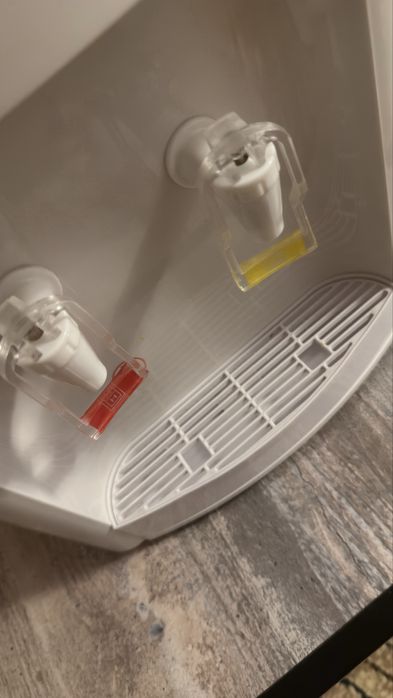 Кулер для воды состояние отличное