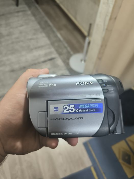Продам камеру сони  в хорошем состоянии