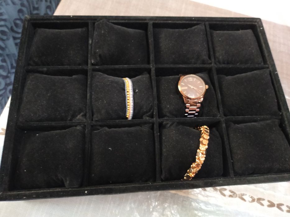 Стойки для бижутерии. Для витрина магазинах бижутерии.