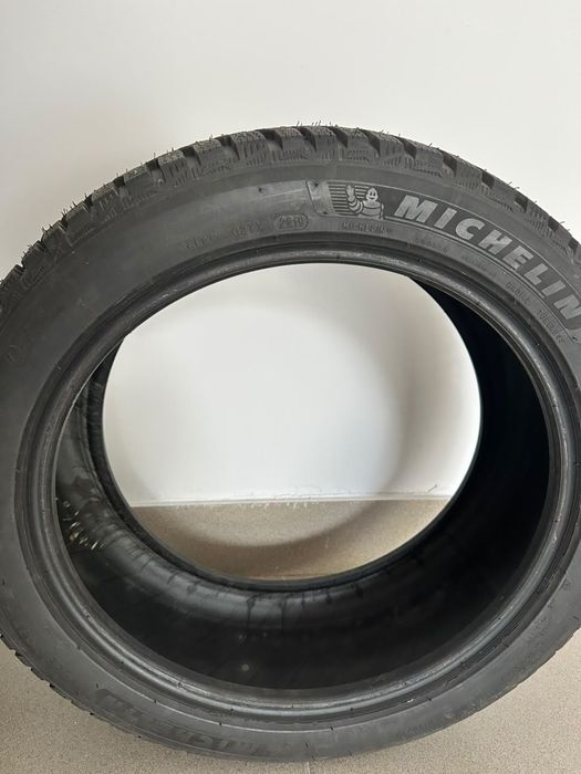 Продам комплект разношироких шины Мишлен
