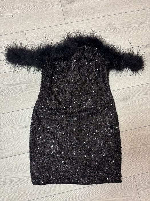 Официални рокли.