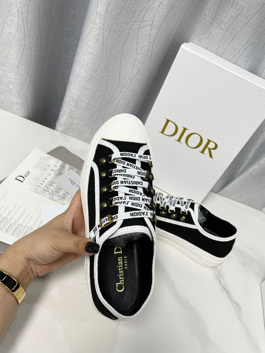 Adidași pentru femei