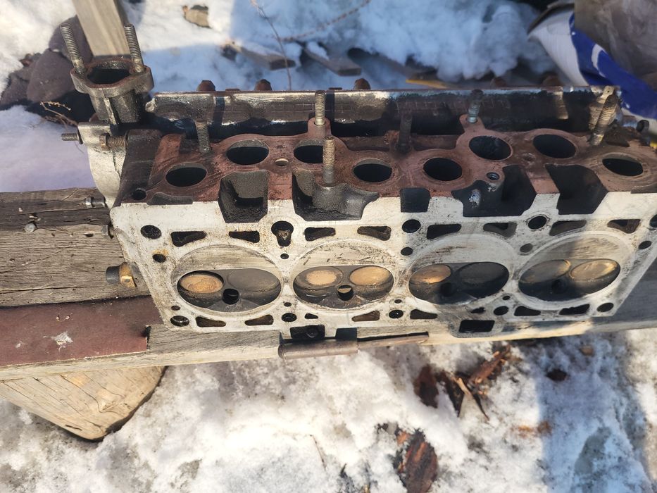 Продам головку ваз 2109