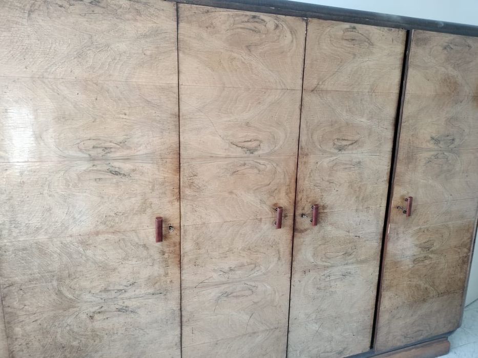 Античен гардероб