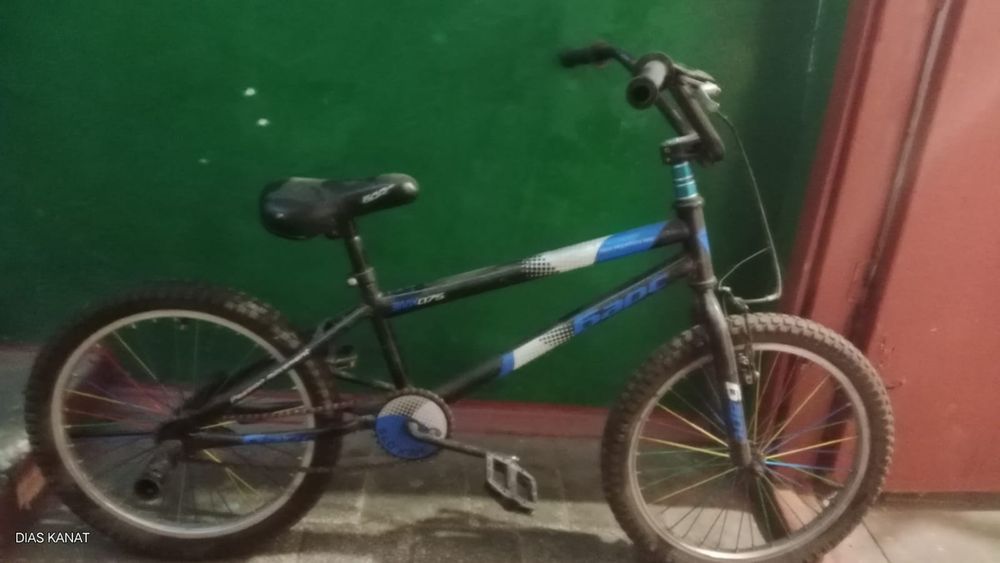 Велосипед бу зеленый от 4до 8 лет синий от 8