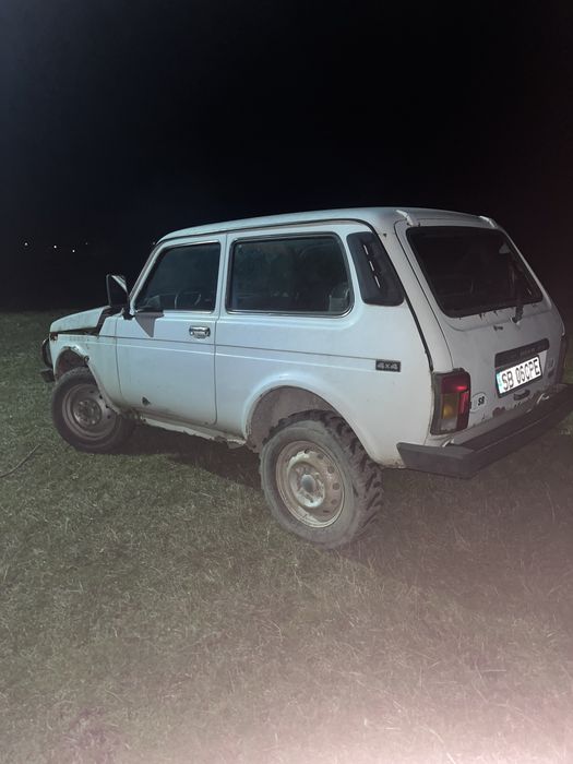 Vand lada niva 1.7benzina