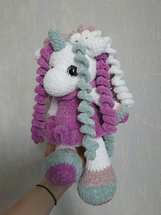 Плетена играчка еднорог