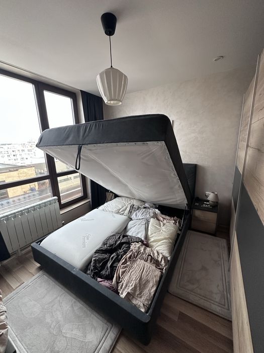 Тапицирано легло