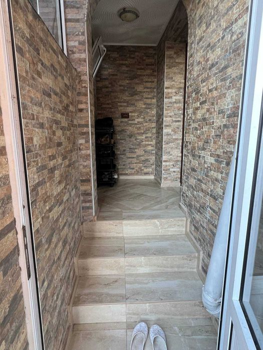 Продава се Къща в Карнобат - 192 кв.м за 1010 €/кв.м - Снимка #2