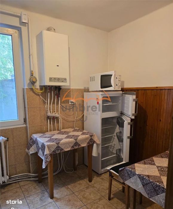 Apartament de inchiriat 2 camere, semidecomandat 46m², et.14, parcare