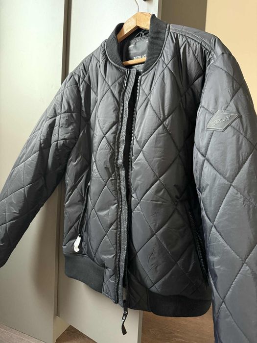 Черно яке Replay