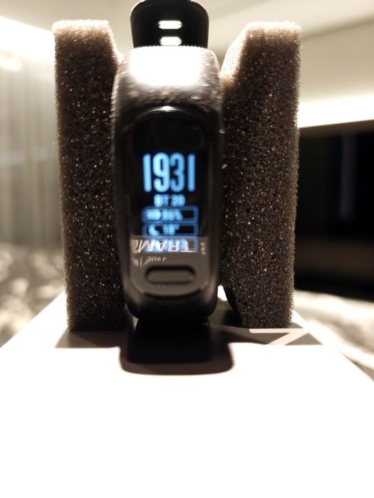 Garmin Vivosmart 5, размер L, чёрный