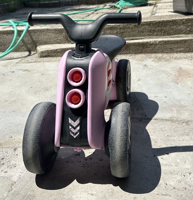 Кола , колело за яздене Chipolino - Moto, розова