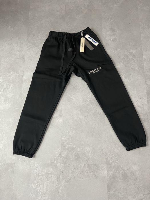 Pantaloni Essentials