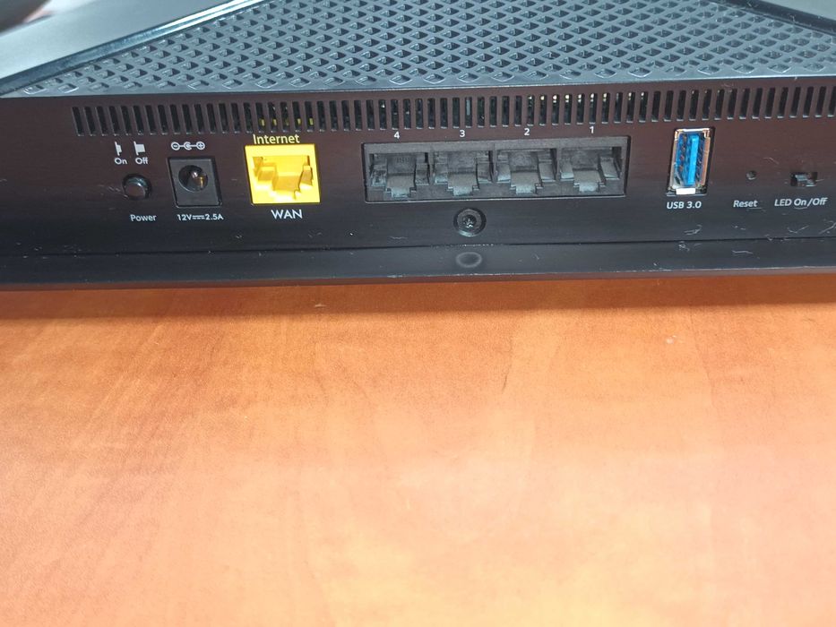 Router Wireless NetGear RAX40 Nighthawk Dual-Band AX4  Wi-Fi 6 AX3000