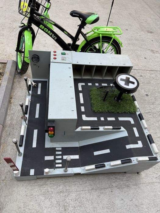 Гоночный трек,городок для машин