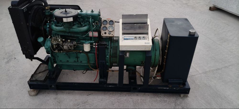 Генератор 30 кв, движок. Divijok. Generator 30kw