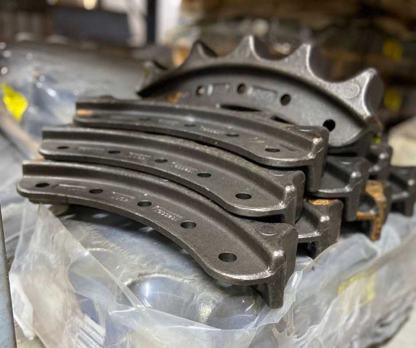 Sprockets (steluțe) și segmenți pentru utilaje șenilate