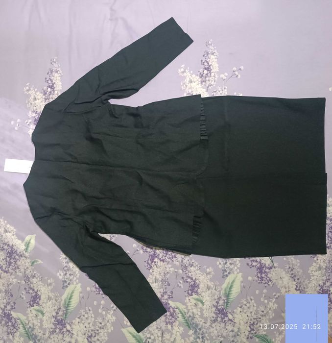 Продаётся новый женский костюм