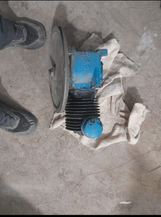 Продам Компрессор