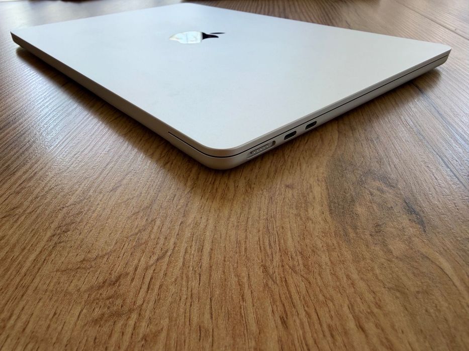 MacBook Air 13" M4 Chip 10-CPU, 8-GPU, 16GB RAM, 256GB SSD В ГАРАНЦИЯ ДО 25.06.2027г.