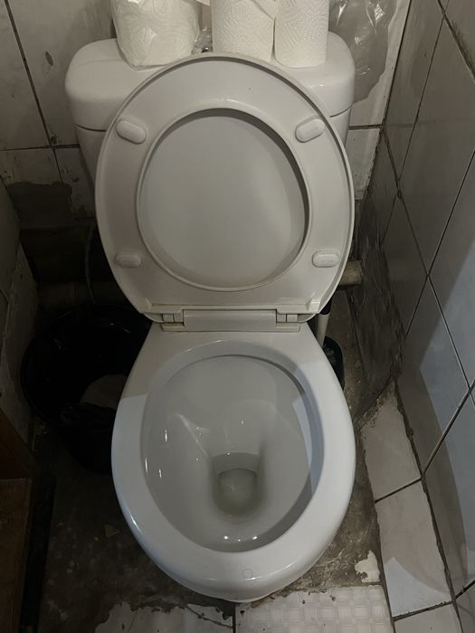 Продается унитаз для дома