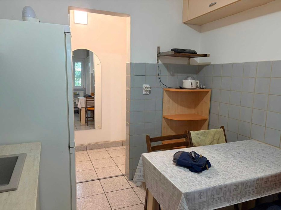 Apartament 3 camere zona Stadion - Aries, etaj intermediar, centrala, clima