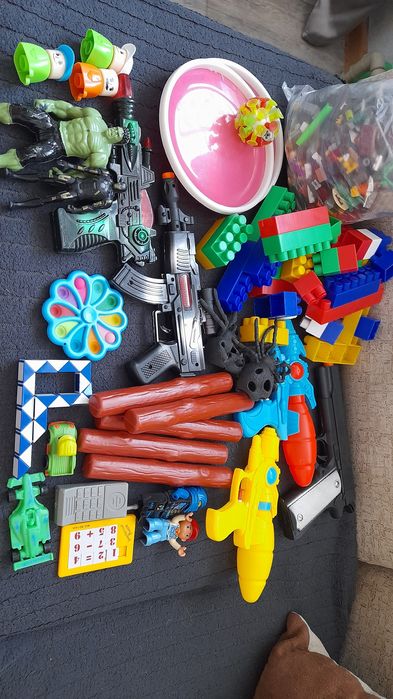 Продам игрушки в отличном состоянии