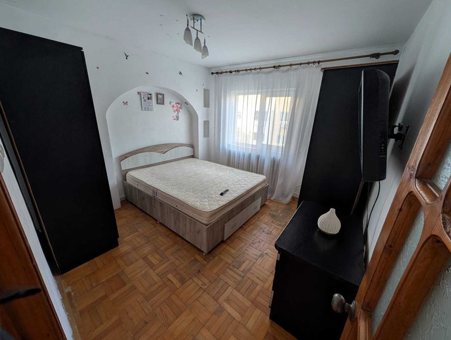 Închiriez apartament cu 2 camere decomandat