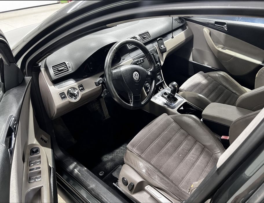 Vând passat b6 din 2007 ,maşina este 2.0 bmp 140 cai.