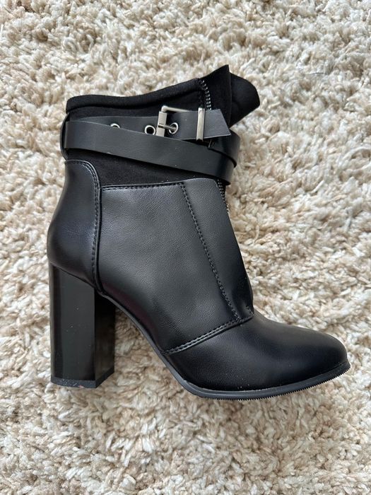 Продам сапоги и ботинки