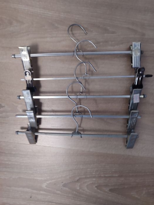 Вешалка для брюк б/у  ц. 100тг