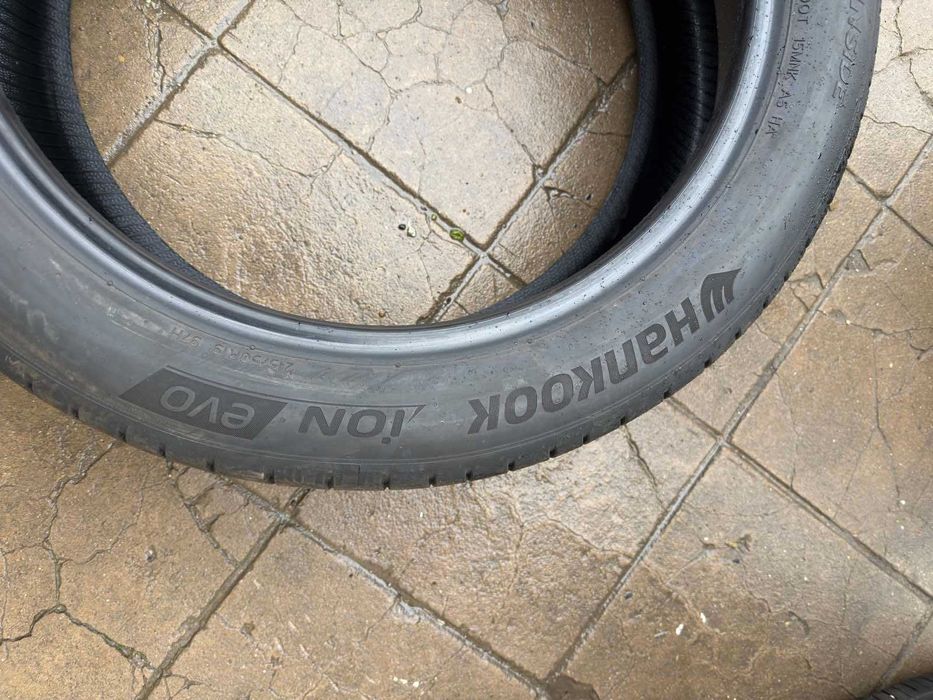 215 50 19 Летни Гуми Hankook Чисто Нови