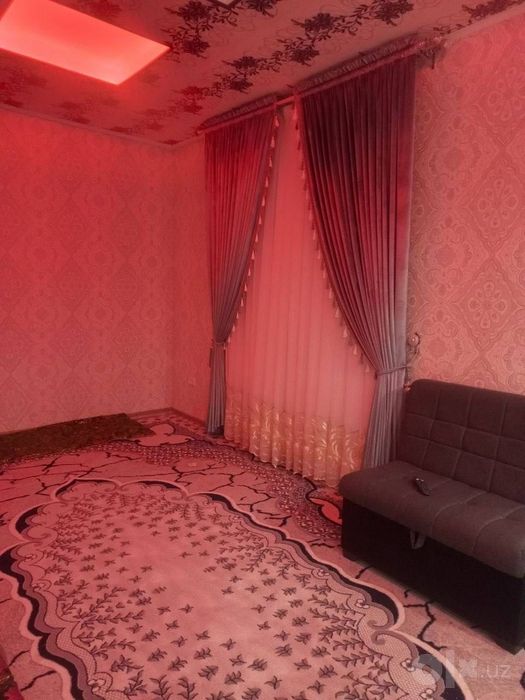 Беруний метро ёнида 2 хонали квартира ижарага берилади.